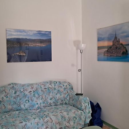 Casa Di Andrea Lägenhet Albenga Exteriör bild