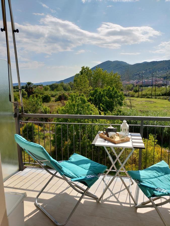 Casa Di Andrea Lägenhet Albenga Exteriör bild