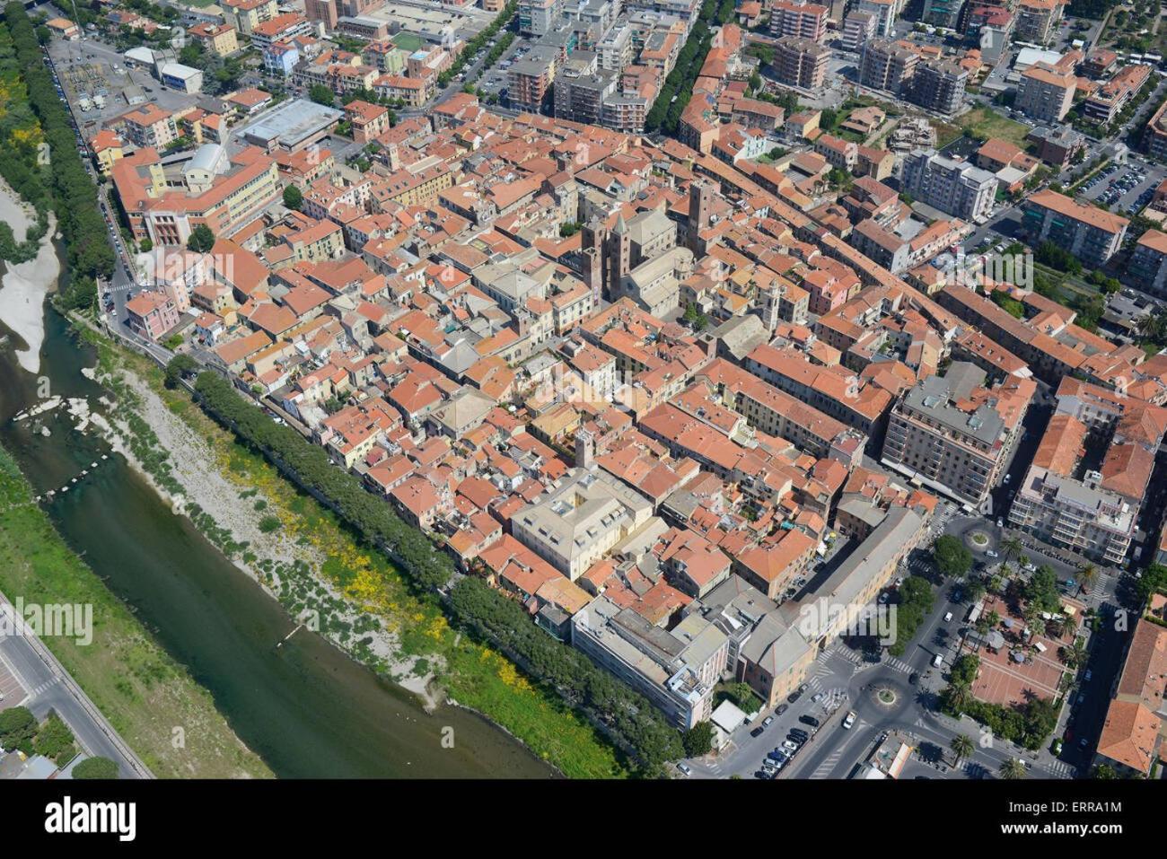 Casa Di Andrea Lägenhet Albenga Exteriör bild