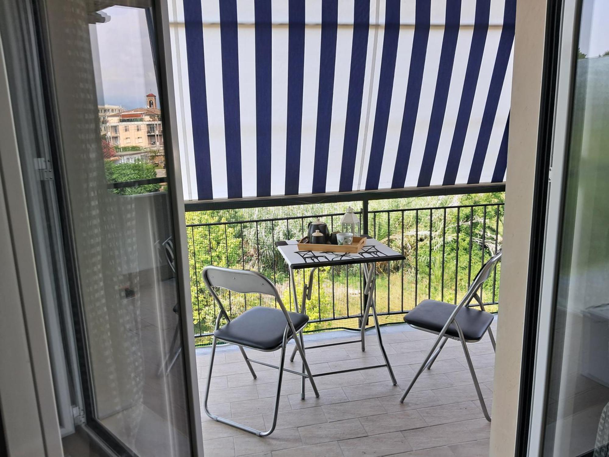 Casa Di Andrea Lägenhet Albenga Exteriör bild